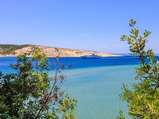 Apartment Lopar Features 29