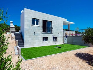 Ferienhaus Razanj Außenaufnahme 3