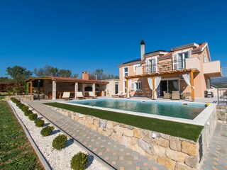 Holiday house Ružić Features 35