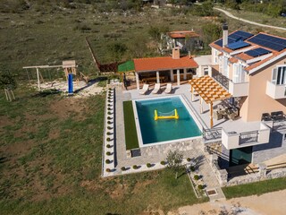 Holiday house Ružić Features 27