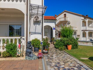 Apartment Lopar Features 11