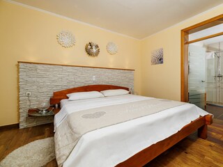 Apartment Lopar Features 12