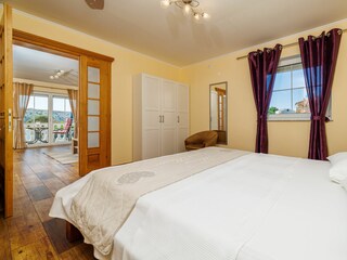 Apartment Lopar Features 21