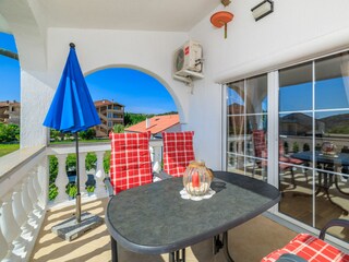 Apartment Lopar Features 28