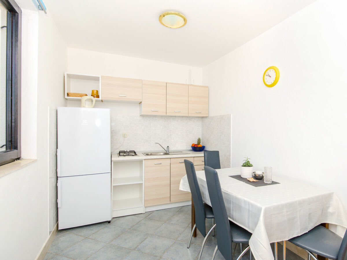 Apartment Okrug Donji Features 1