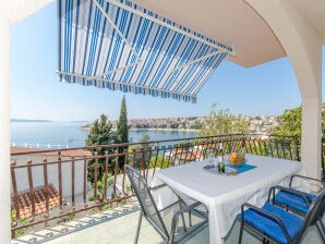 Apartments Bee Maja - Okrug Donji - image1