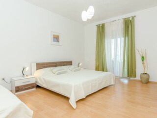 Apartment Okrug Donji Features 12