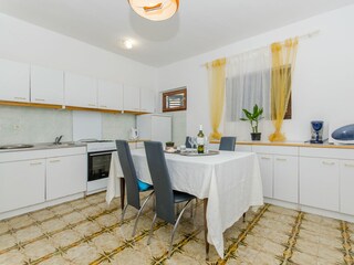 Apartment Okrug Donji Features 12