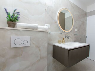 Apartment Jesenice bei Dugi Rat Ausstattung 19