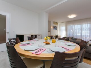 Apartment Jesenice bei Dugi Rat Ausstattung 35