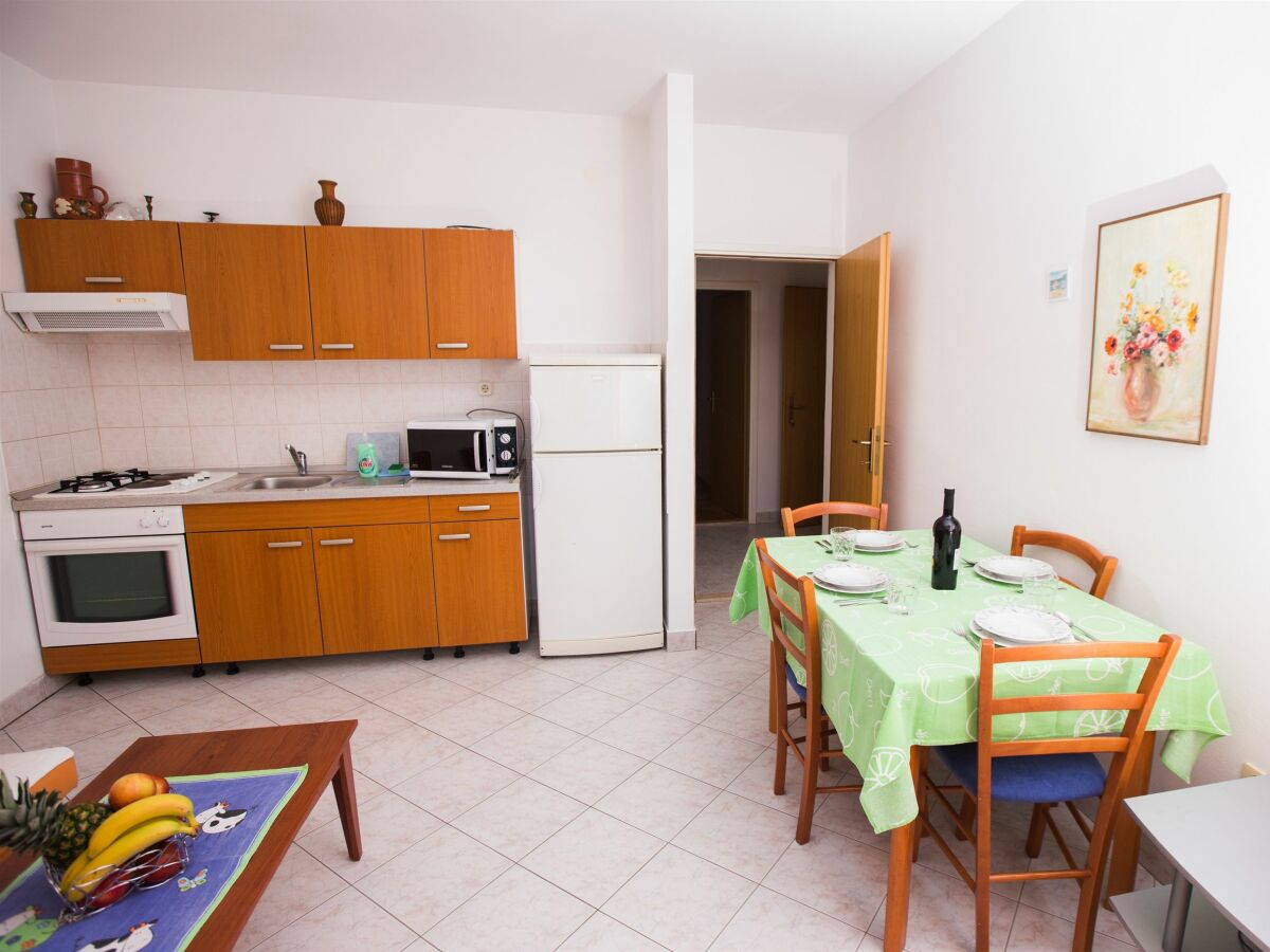 Apartment Jesenice bei Dugi Rat Ausstattung 1