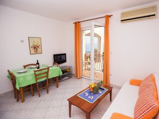 Apartment Jesenice bei Dugi Rat Features 11