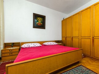 Apartment Povlja Ausstattung 13