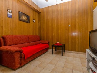 Apartment Povlja Ausstattung 11