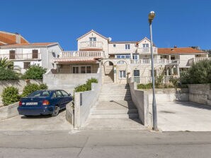 Apartments Jerka - Bol - image1