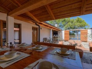 Holiday house Villa Centovi Dvori - Drvenik Mali - image1