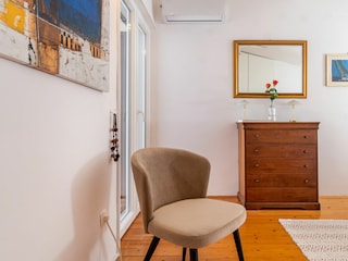 Holiday house Okrug Donji Features 24