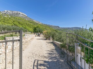 Holiday house Bol Environment 41