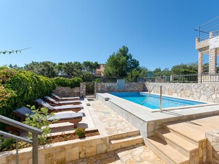 Apartment Necujam Features 5