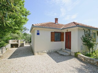 Apartment Necujam Features 3