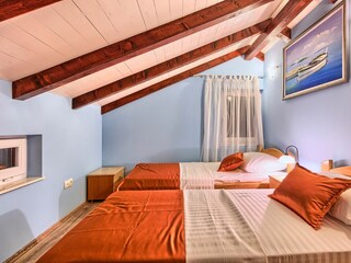 Holiday house Okrug Gornji Features 16