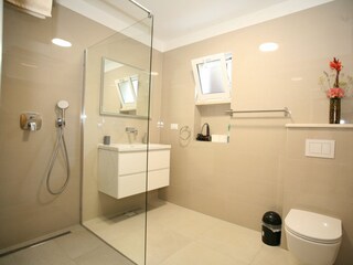 Holiday house Okrug Donji Features 12