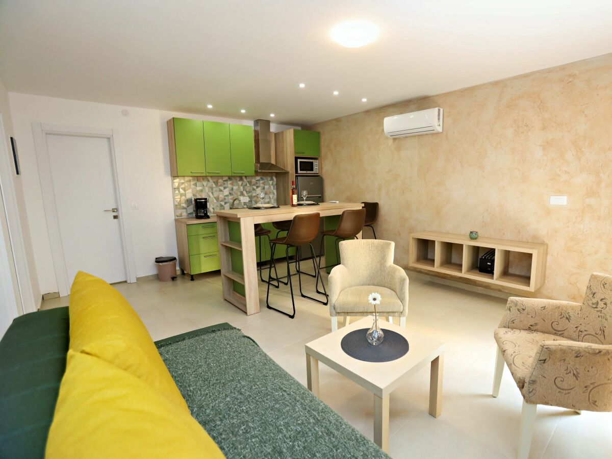 Apartment Čanj Ausstattung 1