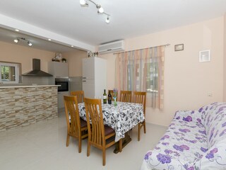 Apartment Ivan Dolac Features 21