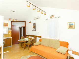 Apartment Arbanija Ausstattung 5