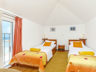 Apartment Arbanija Ausstattung 13