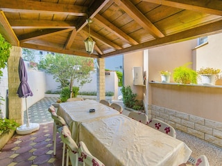 Apartment Arbanija Features 16