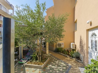 Apartment Arbanija Features 18
