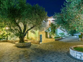 Apartment Okrug Gornji Features 10