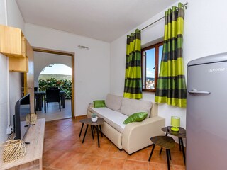 Apartment Okrug Gornji Features 12