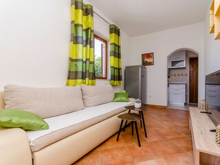 Apartment Okrug Gornji Features 13