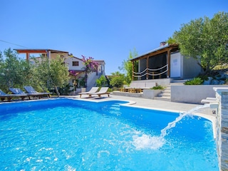 Apartment Okrug Gornji Features 39