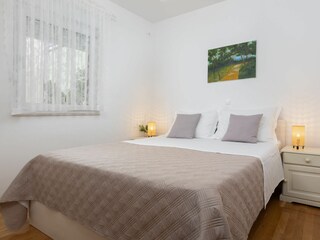 Apartment Promajna Ausstattung 13