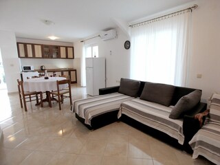 Apartment Mastrinka Features 12