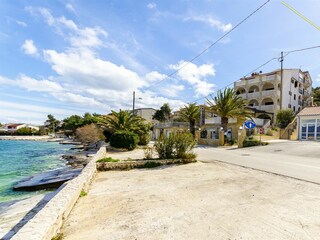 Apartment Arbanija Ausstattung 11