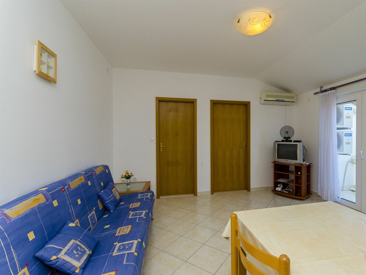 Apartment Arbanija Features 1