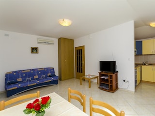 Apartment Arbanija Features 9