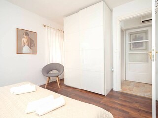 Holiday house Stari Grad Features 55