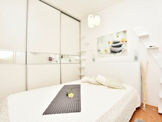 Apartment Jesenice bei Dugi Rat Features 7