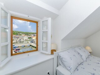 Holiday house Vrboska Features 16
