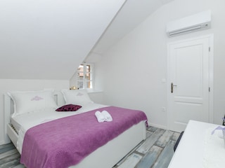 Holiday house Vrboska Features 32