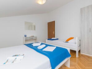 Apartments Villa Daniela - Stara Novalja - image1