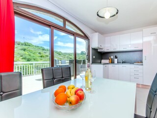 Apartment Stomorska Ausstattung 9