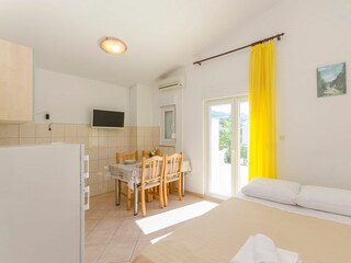 Apartment Starigrad Features 13