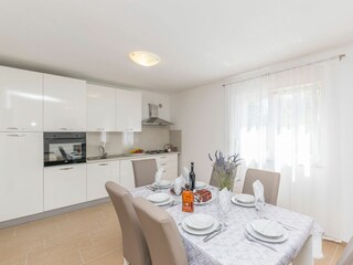 Apartment Murvica Features 12