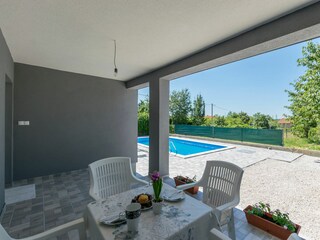 Apartment Murvica Features 13